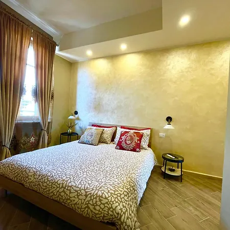 Golden House-super View On Apartment