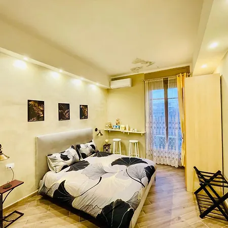 Golden House-super View On Apartment
