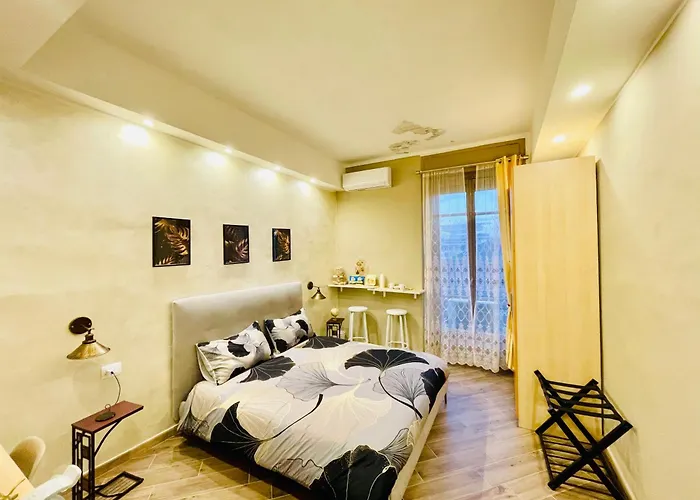 Golden House-super View On Apartment