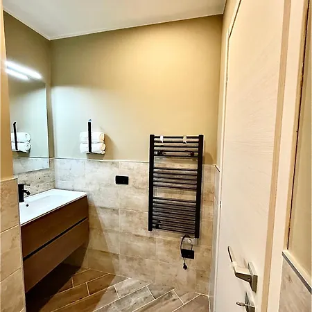 Golden House-super View On *