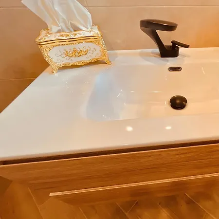 Golden House-super View On *